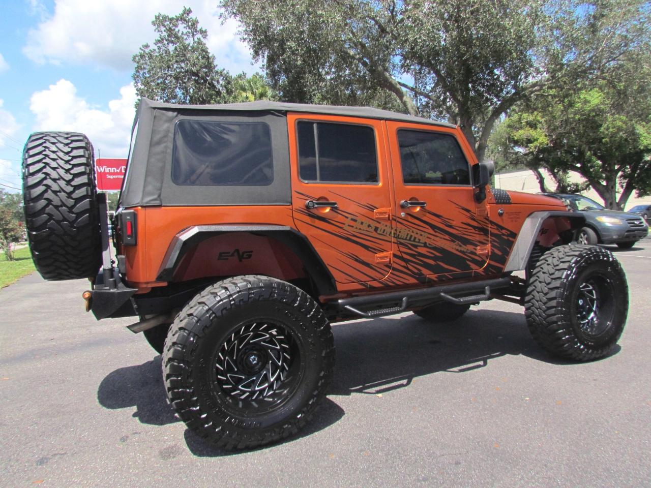 Jeep Wrangler Unlimited Sport 4D SUV 4WD 2011