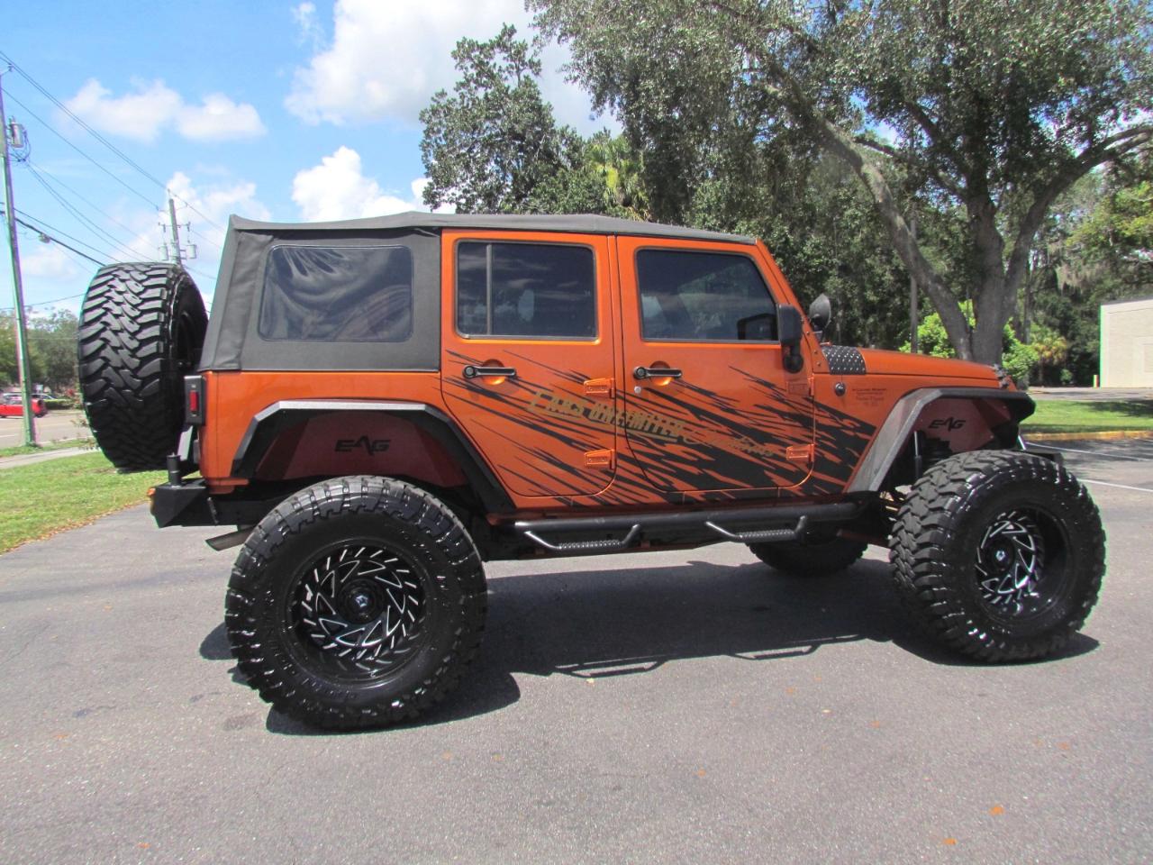 Jeep Wrangler Unlimited Sport 4D SUV 4WD 2011
