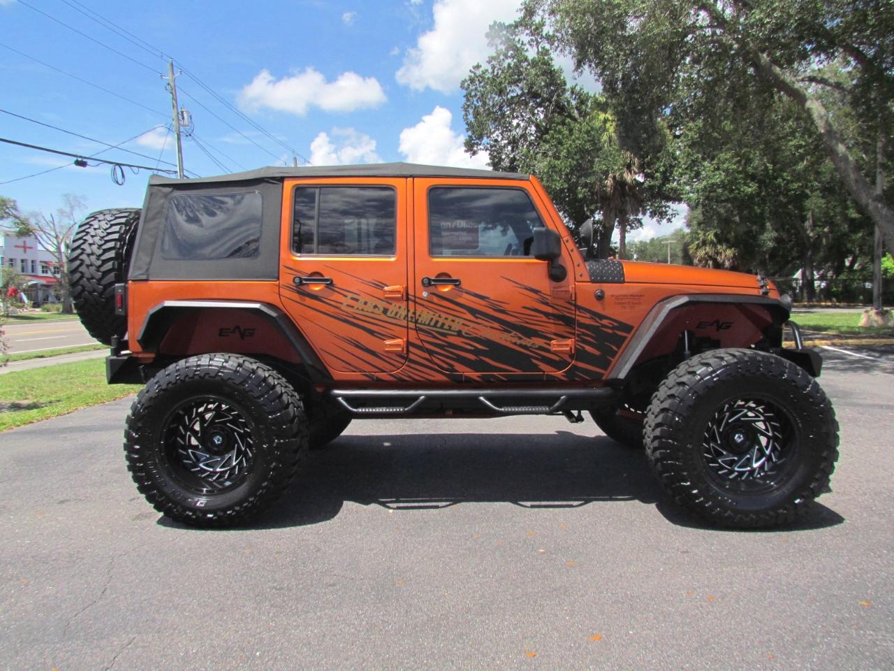 Jeep Wrangler Unlimited Sport 4D SUV 4WD 2011
