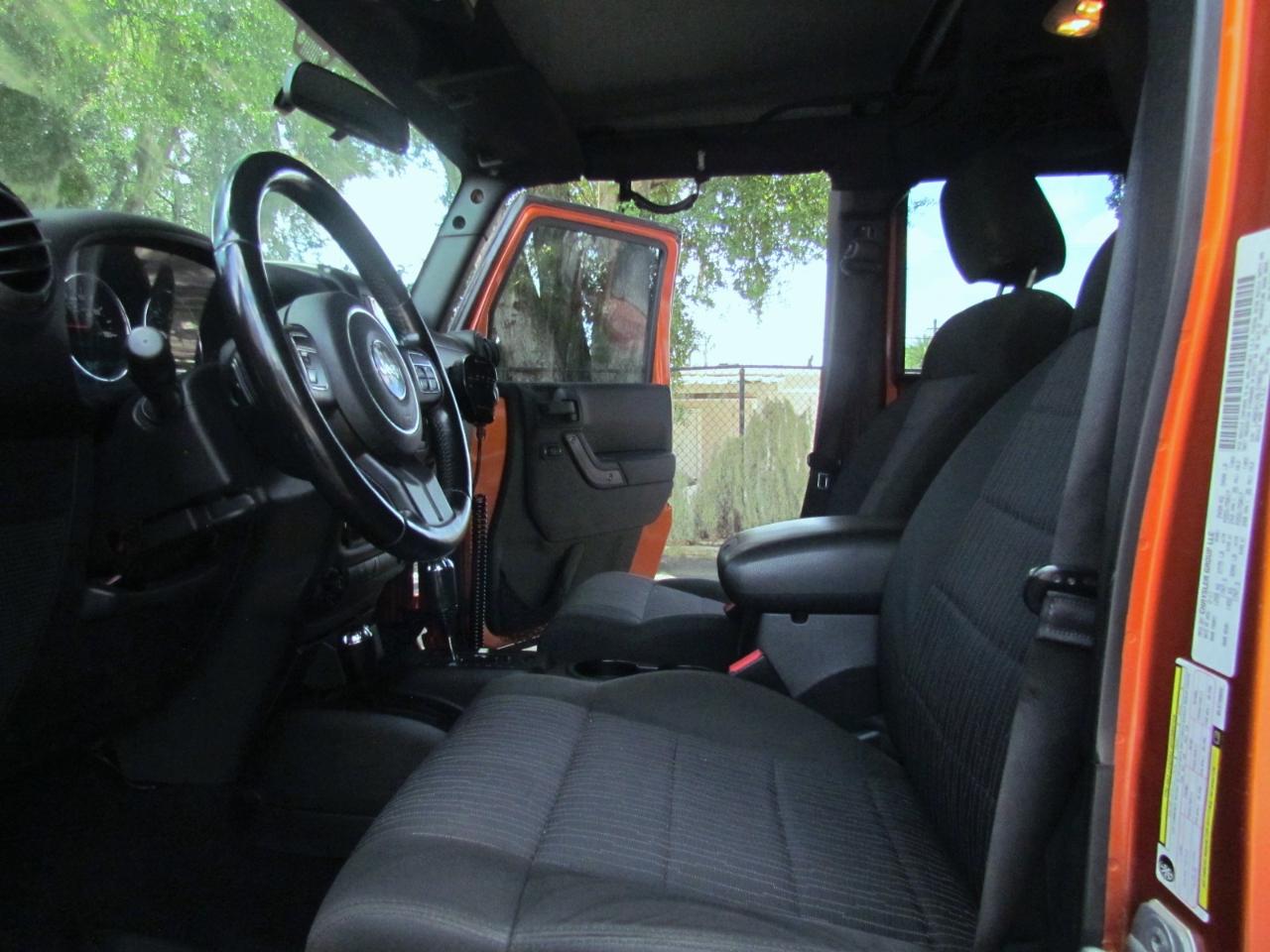 Jeep Wrangler Unlimited Sport 4D SUV 4WD 2011