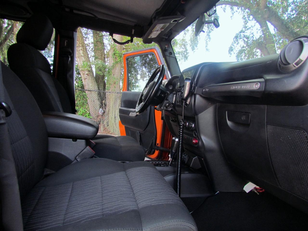 Jeep Wrangler Unlimited Sport 4D SUV 4WD 2011