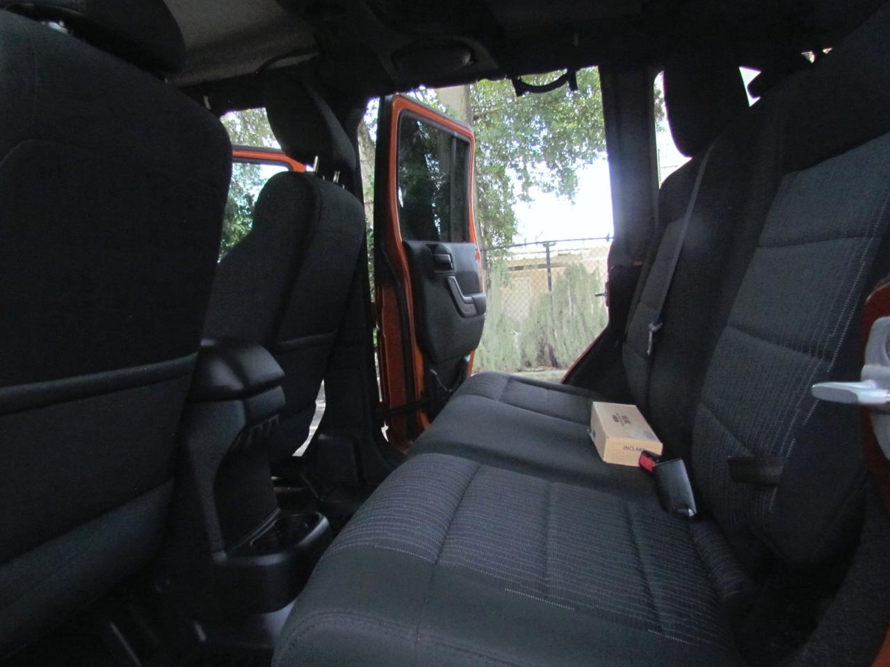 Jeep Wrangler Unlimited Sport 4D SUV 4WD 2011