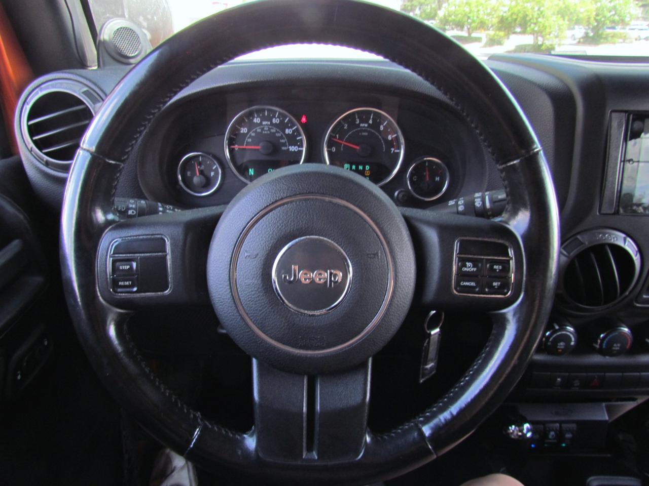 Jeep Wrangler Unlimited Sport 4D SUV 4WD 2011