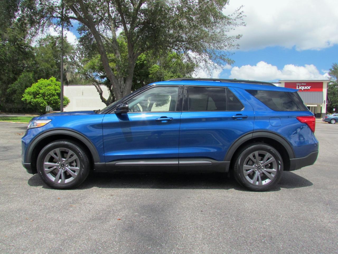 Ford Explorer XLT 4D SUV RWD 2022