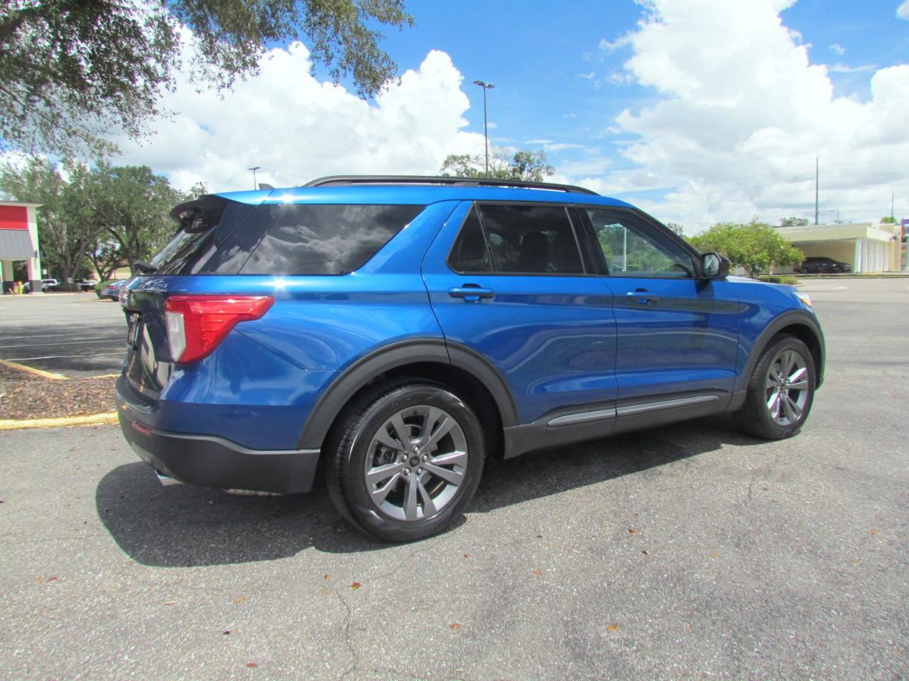 Ford Explorer XLT 4D SUV RWD 2022
