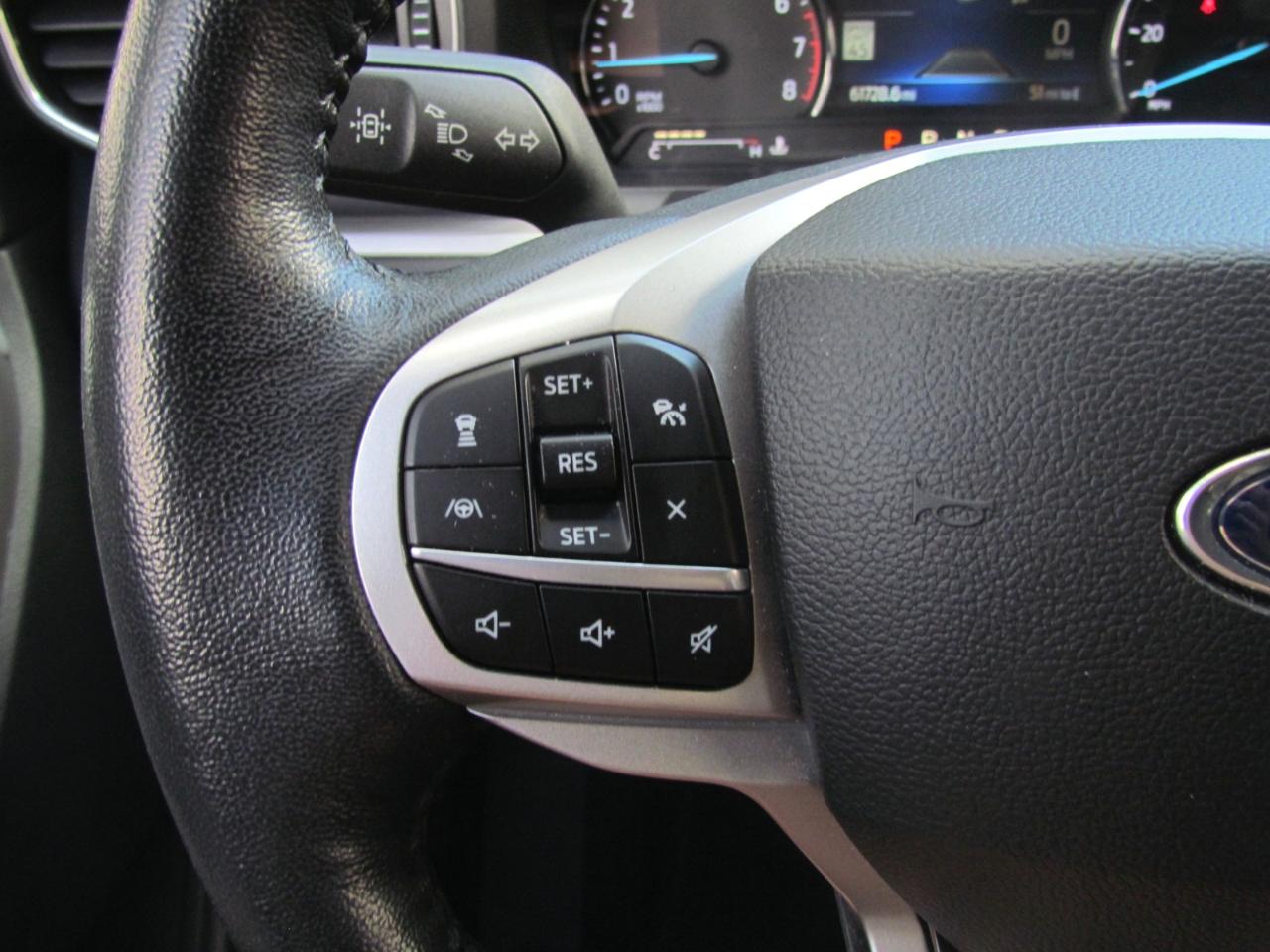 Ford Explorer XLT 4D SUV RWD 2022