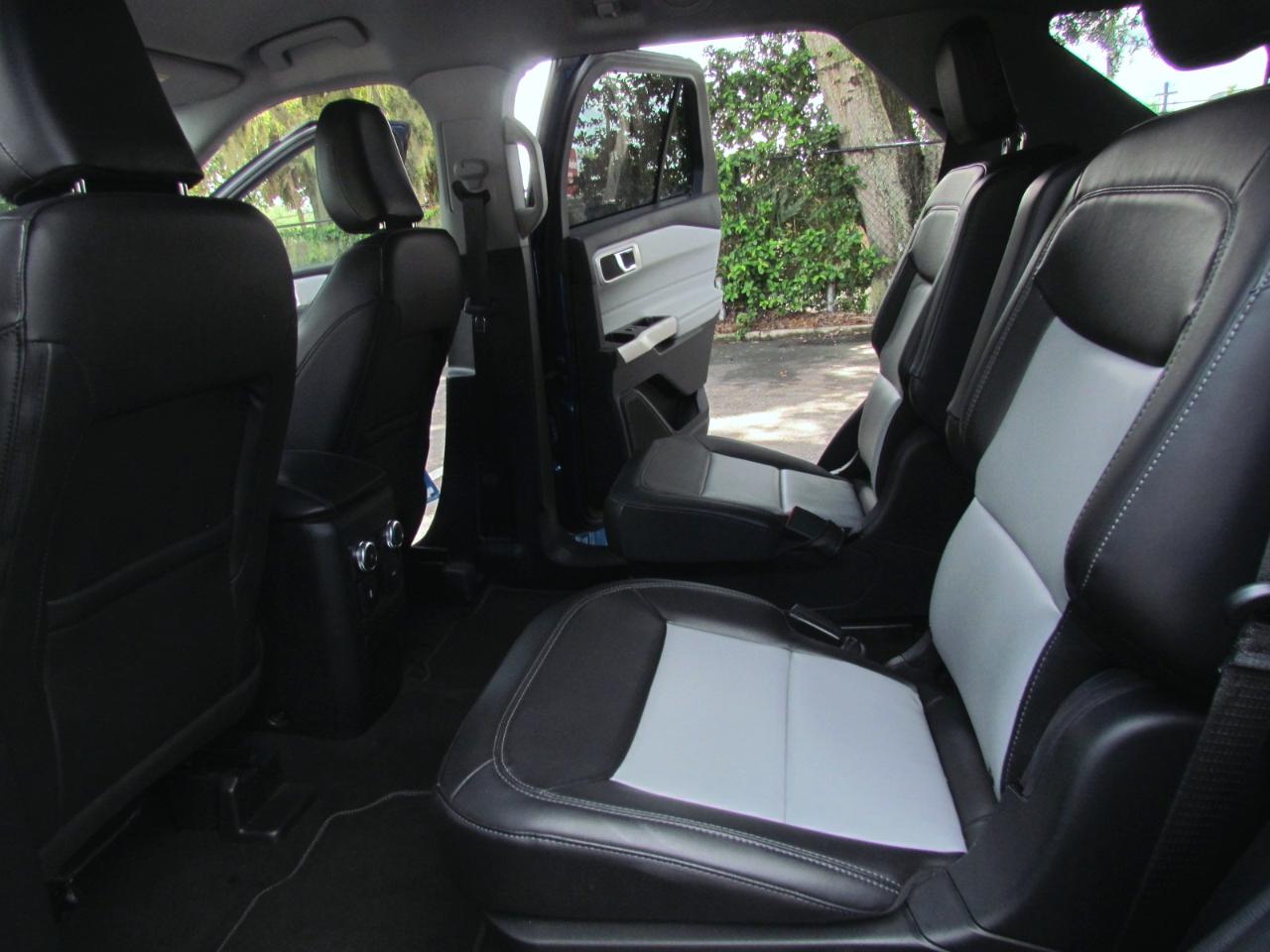 Ford Explorer XLT 4D SUV RWD 2022