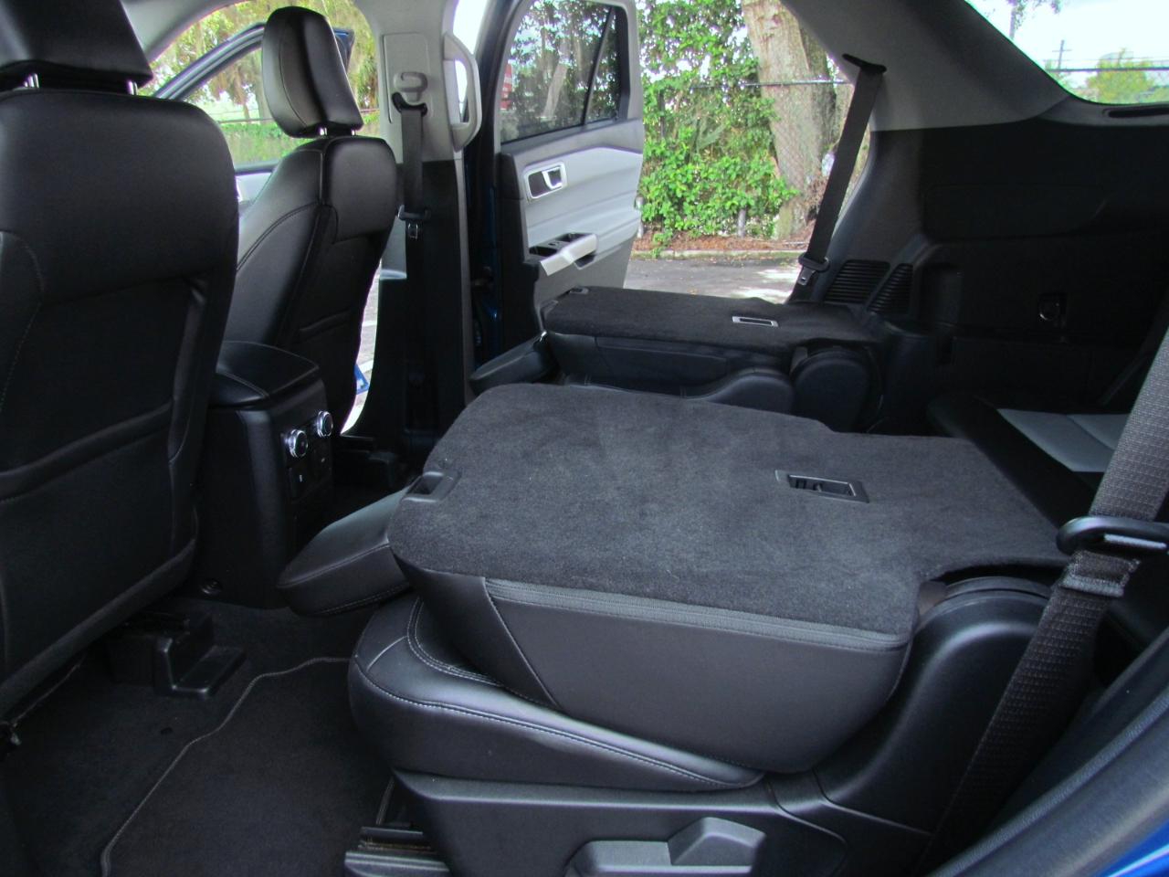 Ford Explorer XLT 4D SUV RWD 2022