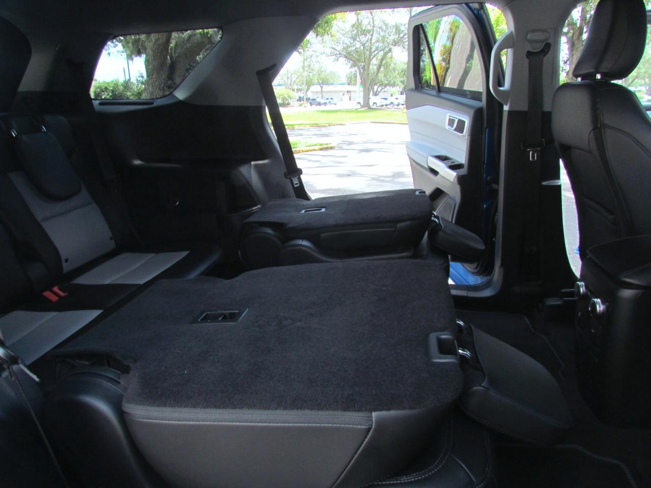 Ford Explorer XLT 4D SUV RWD 2022