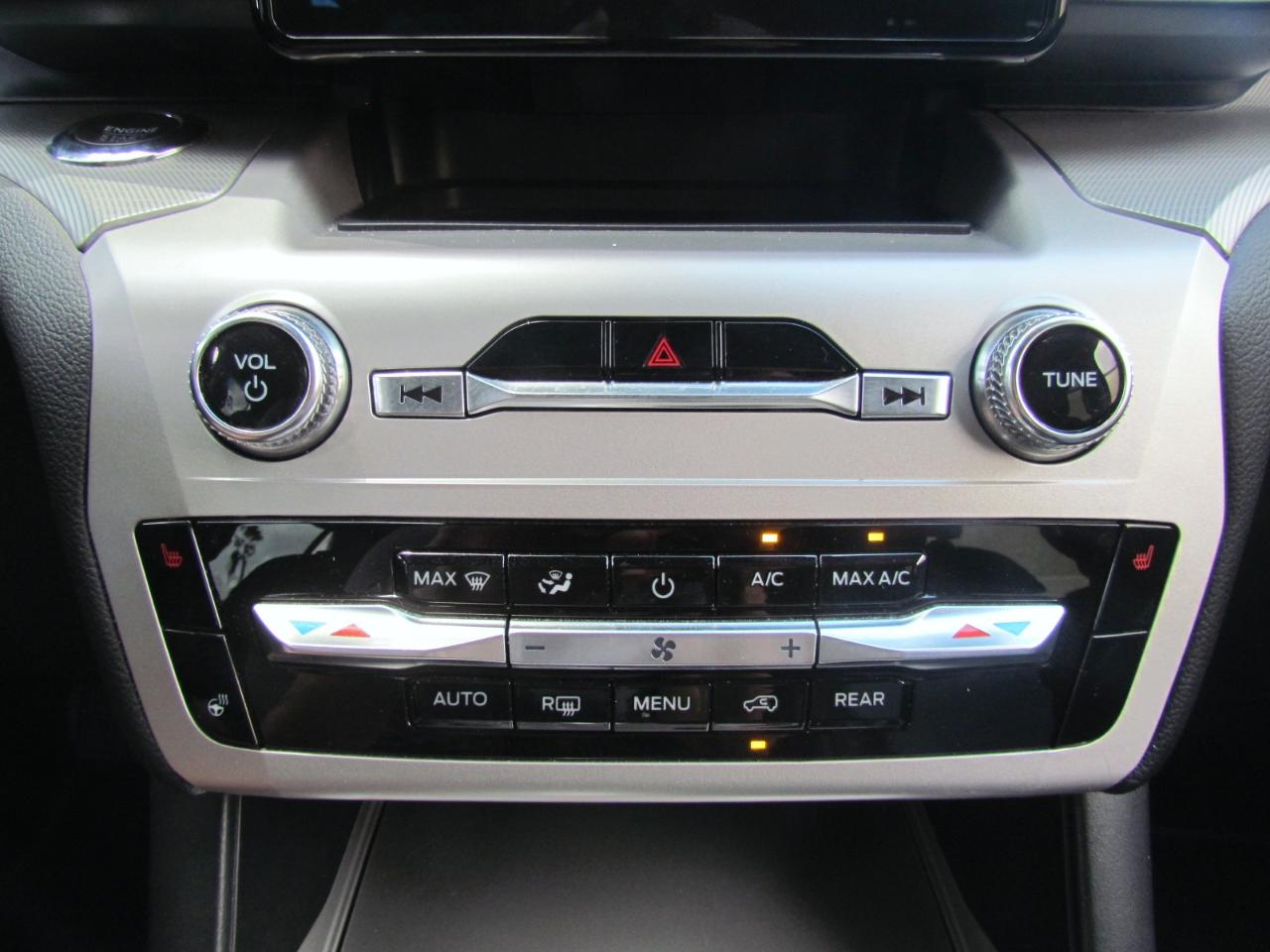 Ford Explorer XLT 4D SUV RWD 2022