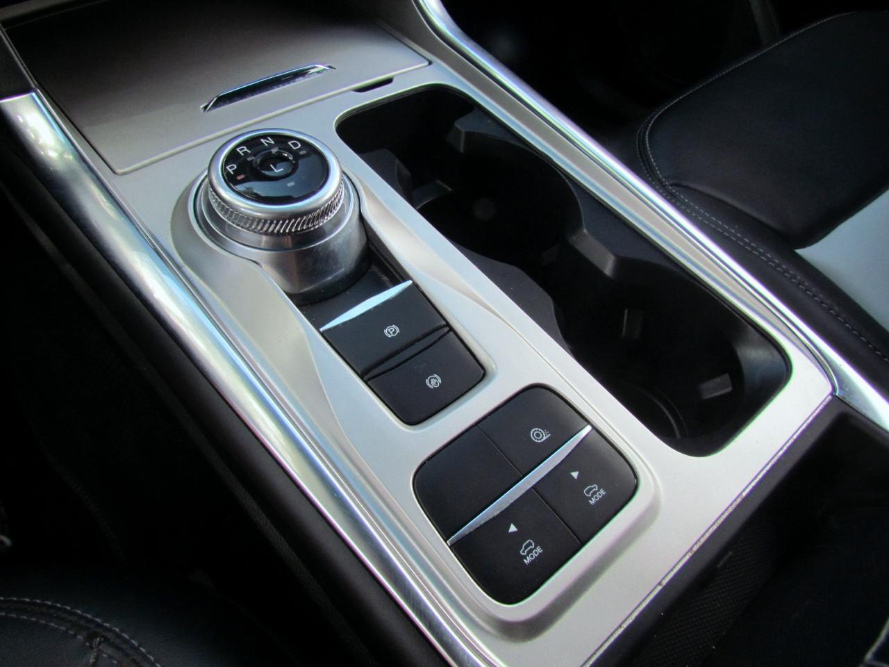Ford Explorer XLT 4D SUV RWD 2022