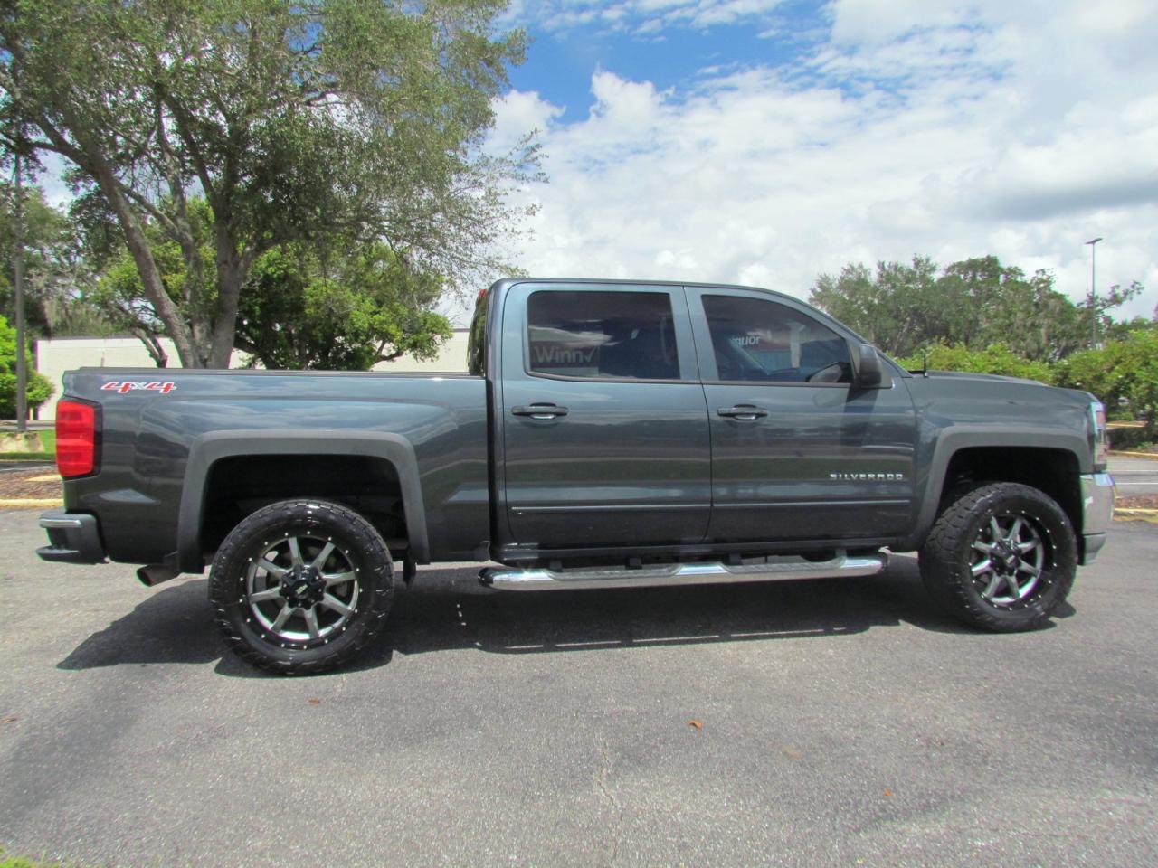 Chevrolet Silverado 1500 LT Crew Cab 4WD 2017
