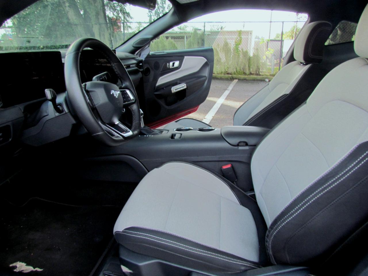 Ford Mustang  2024