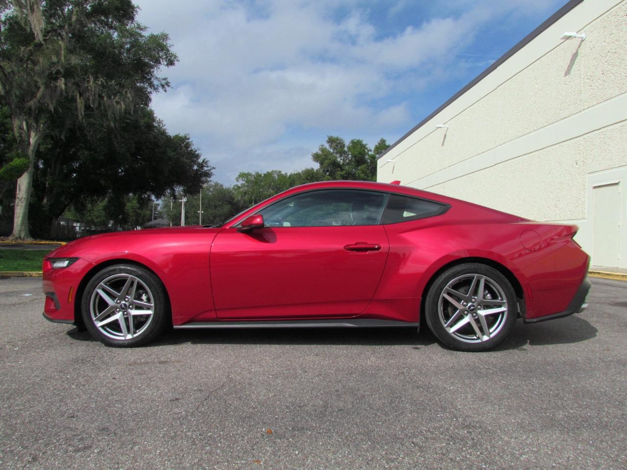 Ford Mustang  2024