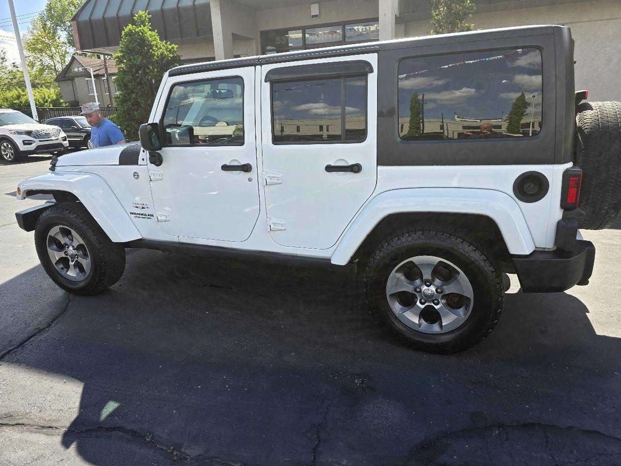 Jeep Wrangler Unlimited 4WD 4dr Sahara 2016