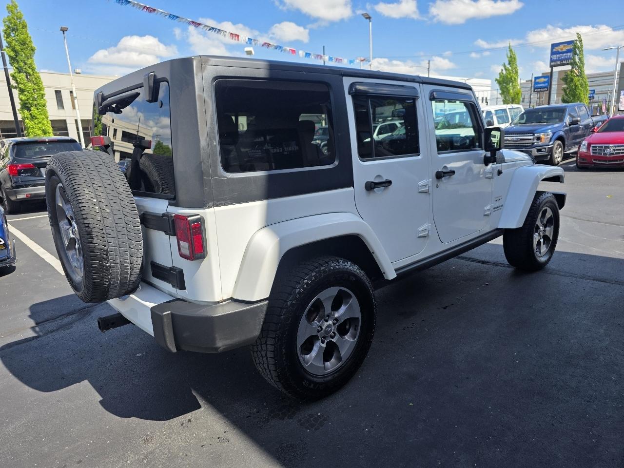 Jeep Wrangler Unlimited 4WD 4dr Sahara 2016