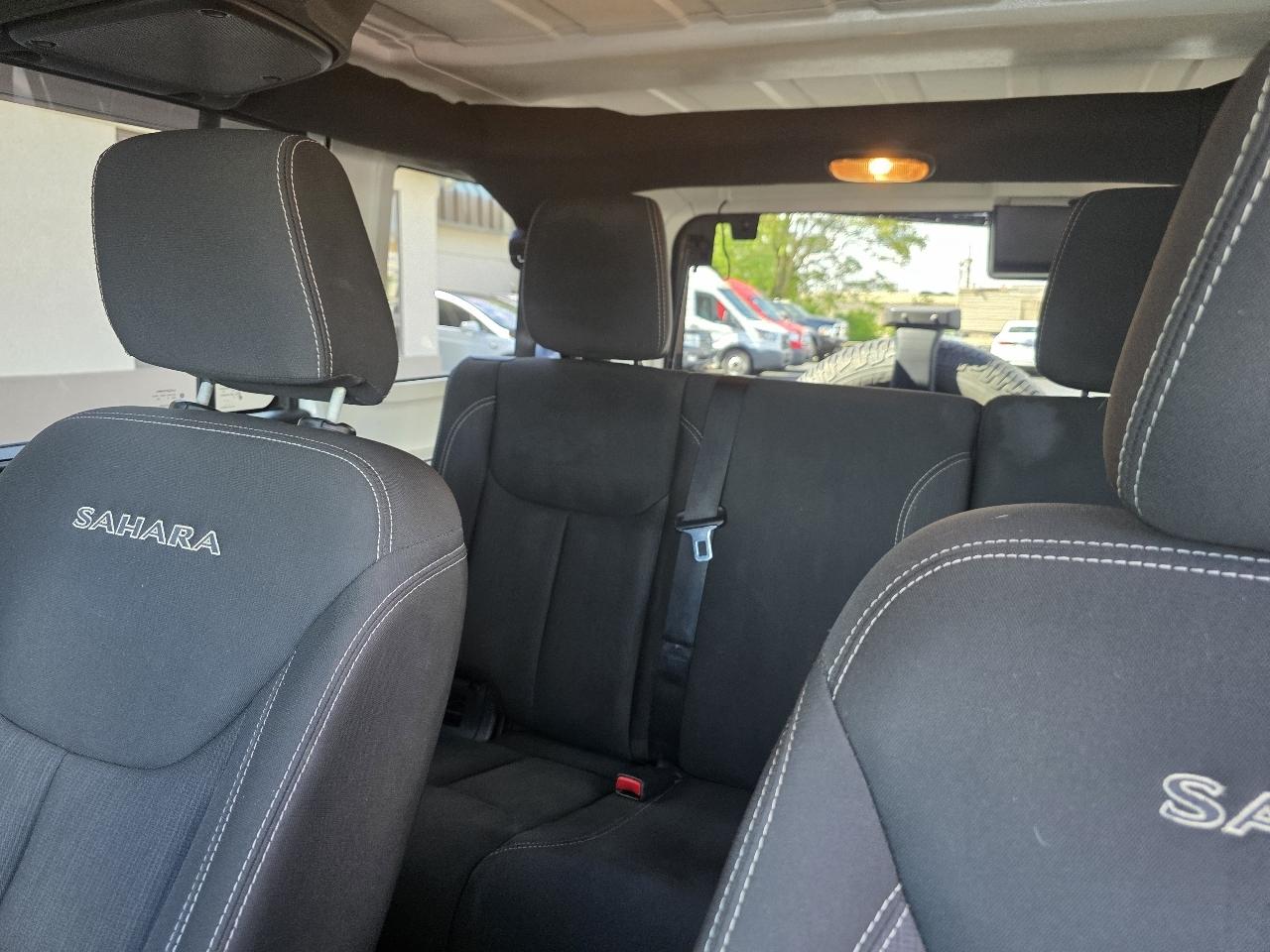 Jeep Wrangler Unlimited 4WD 4dr Sahara 2016