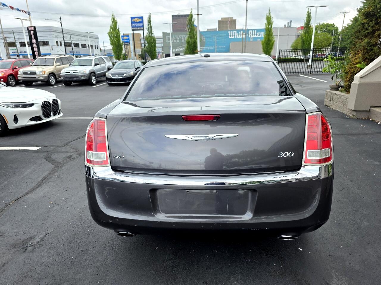 2014 Chrysler 300 photo 3