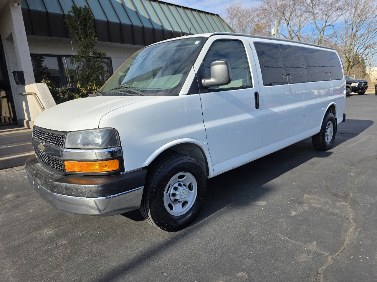 Chevrolet Express Passenger RWD 3500 155" LT w/1LT 2013