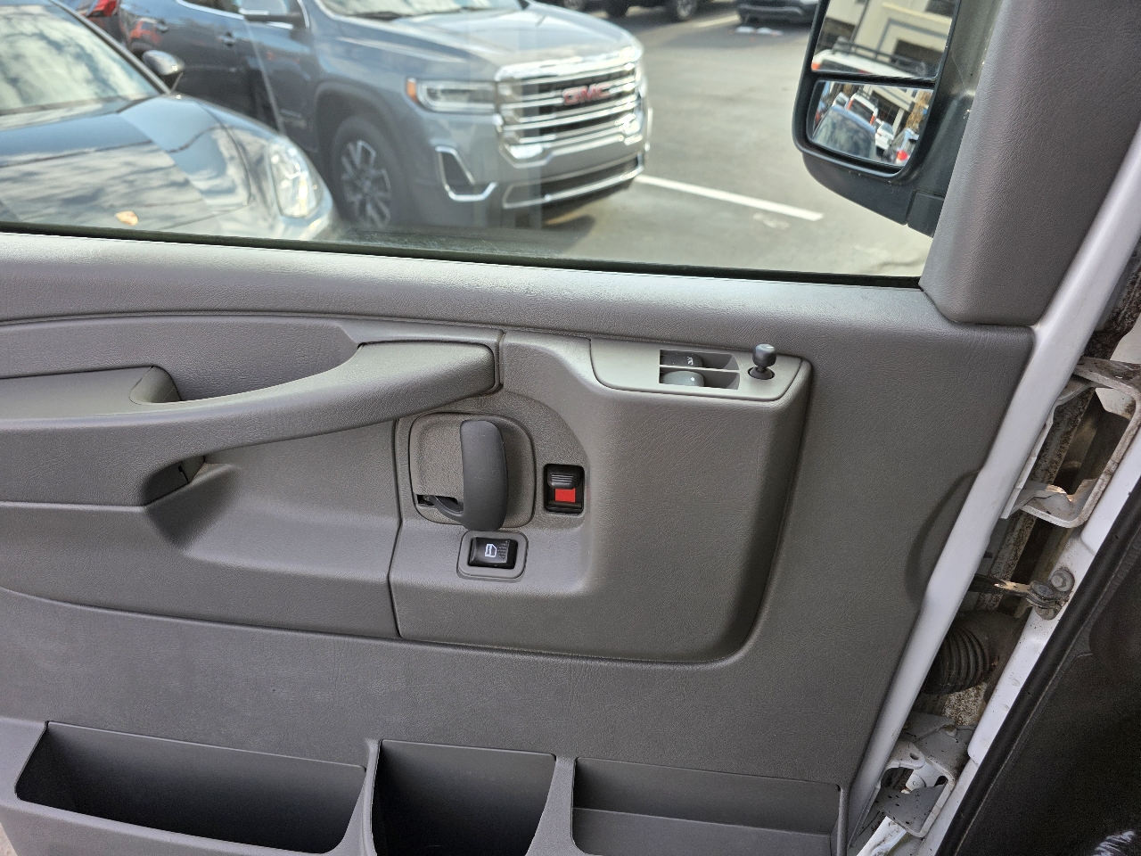 Chevrolet Express Passenger RWD 3500 155" LT w/1LT 2013