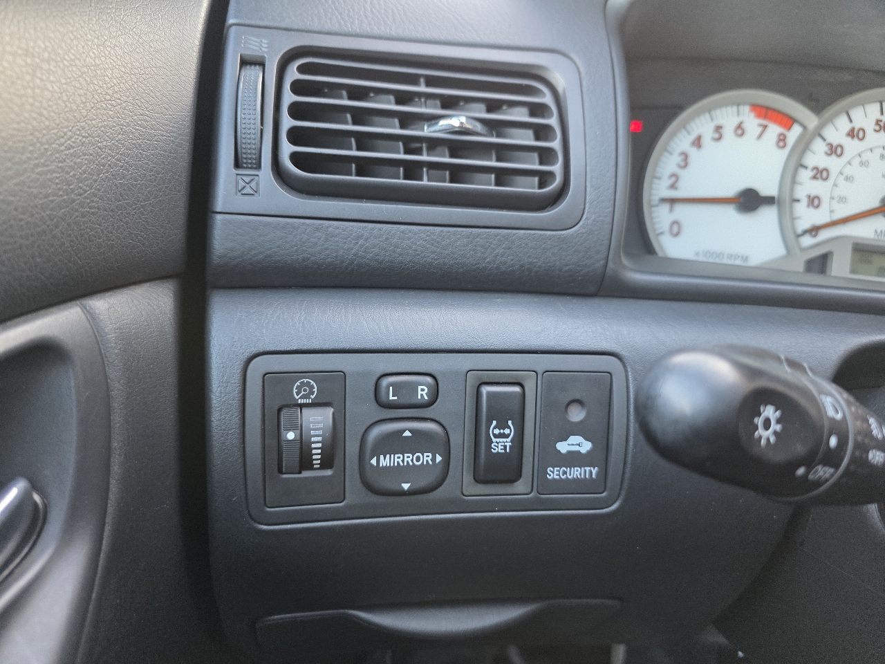 Toyota Corolla 4dr Sdn Man S (Natl) 2008