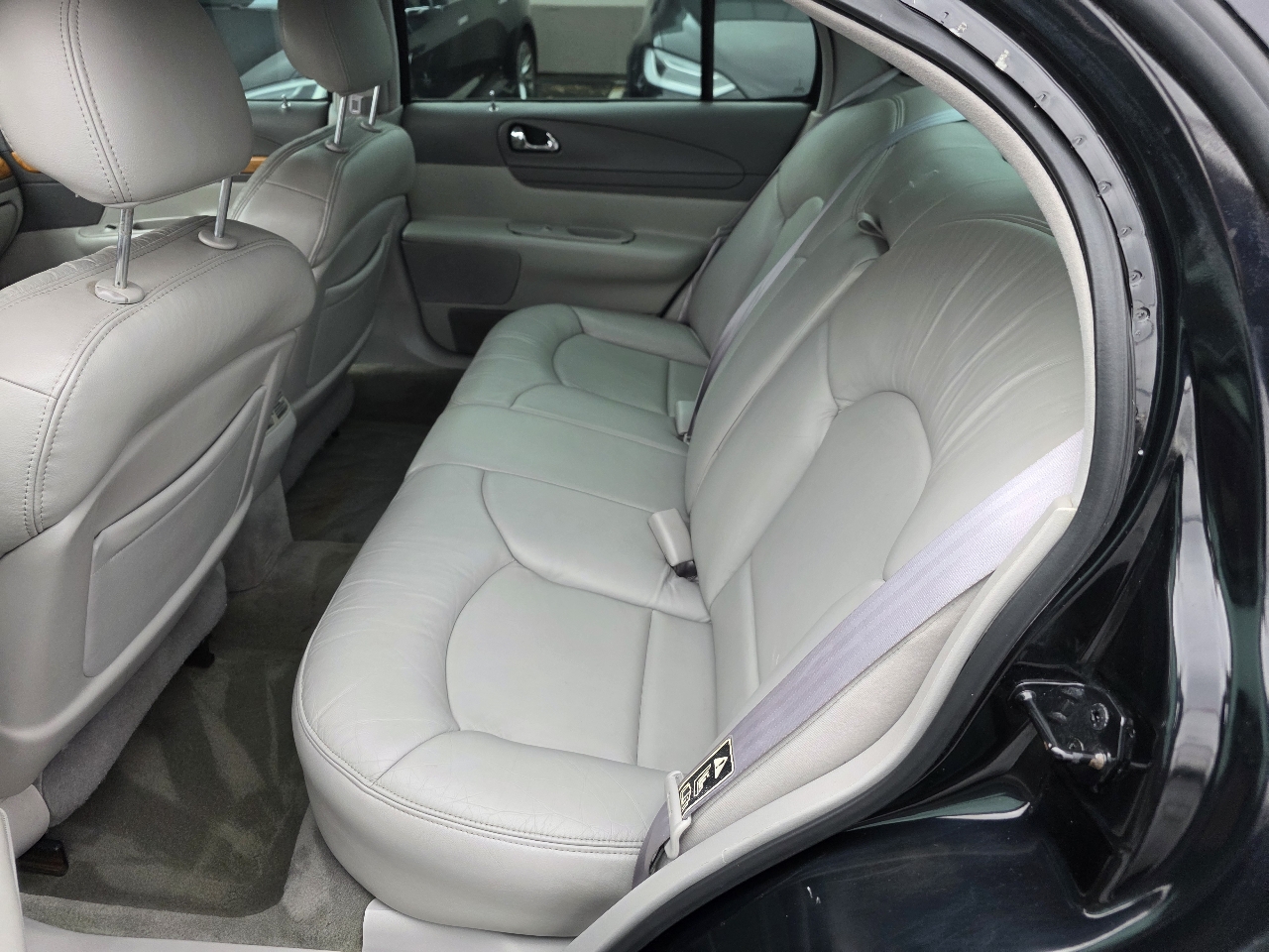 Lincoln Continental 4dr Sdn 1999