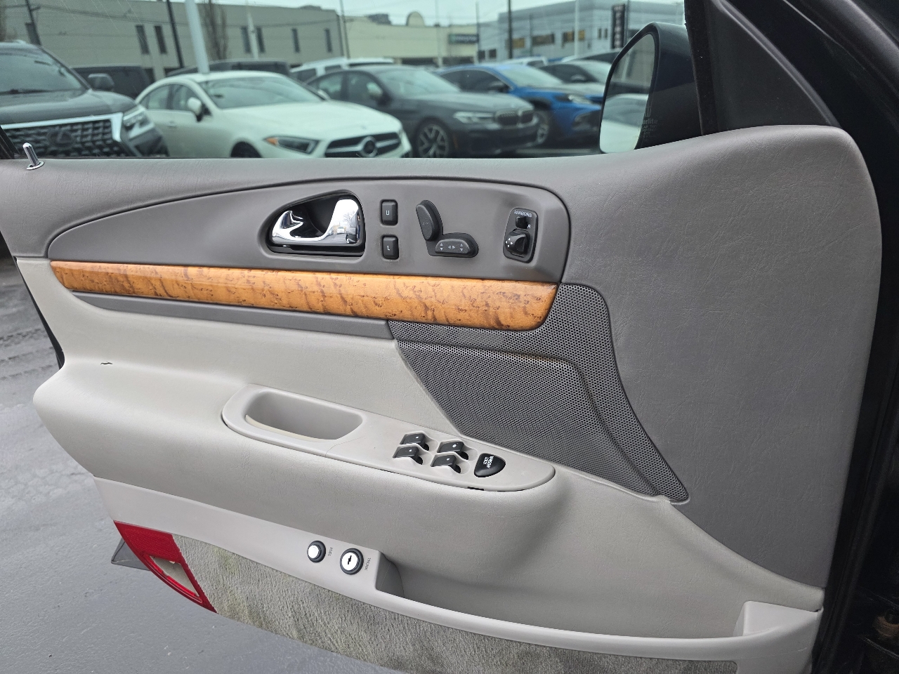 Lincoln Continental 4dr Sdn 1999