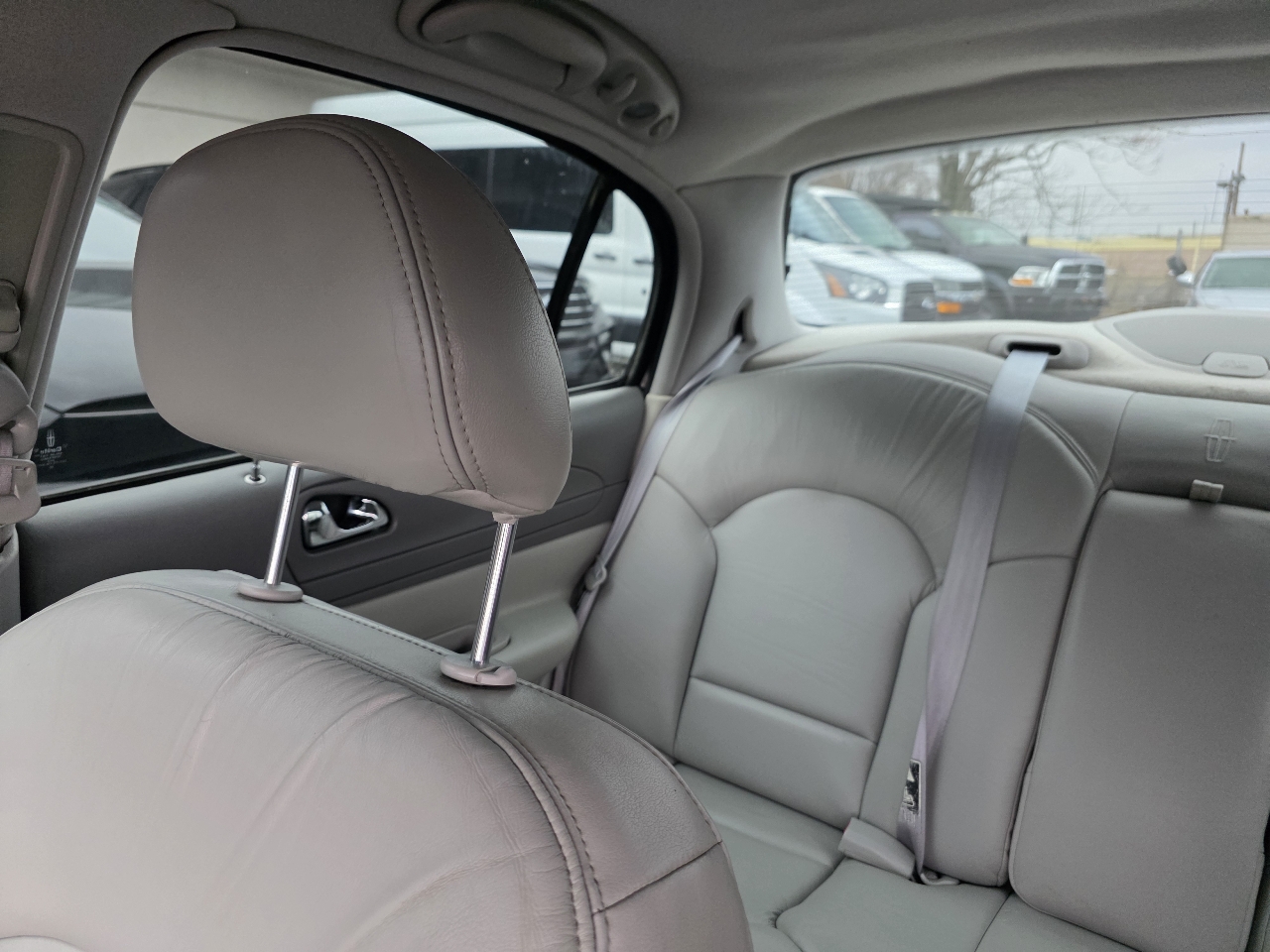 Lincoln Continental 4dr Sdn 1999