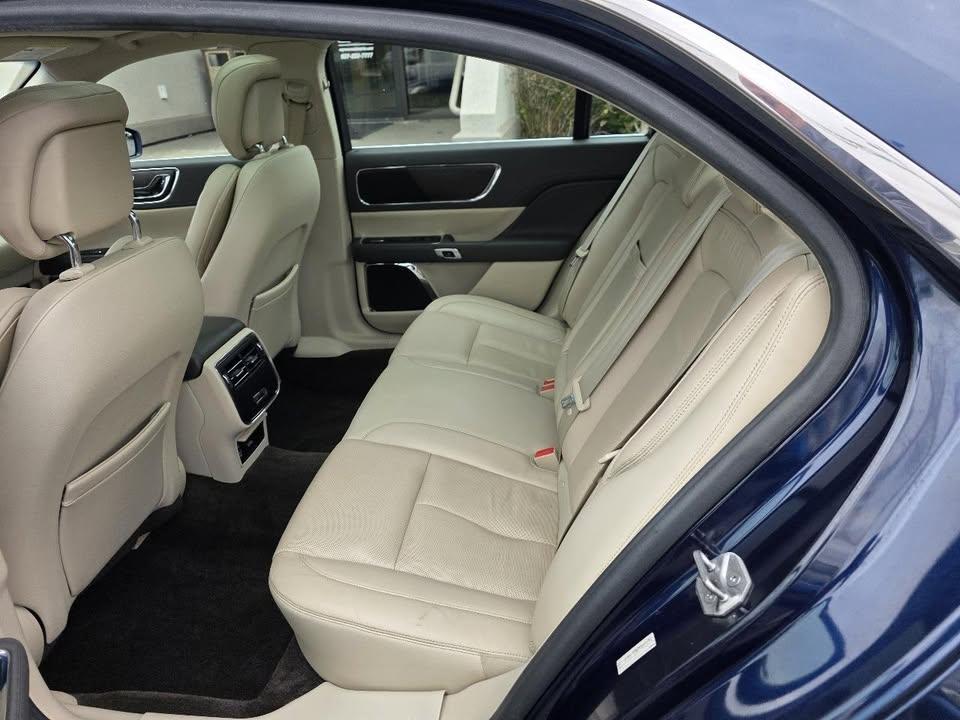 Lincoln Continental Select AWD 2017