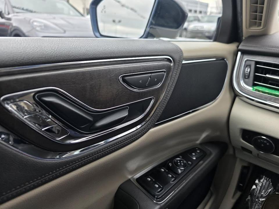 Lincoln Continental Select AWD 2017