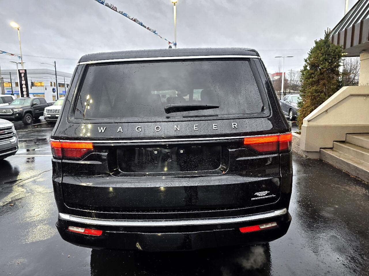 Jeep Wagoneer L Series III 4x2 2023