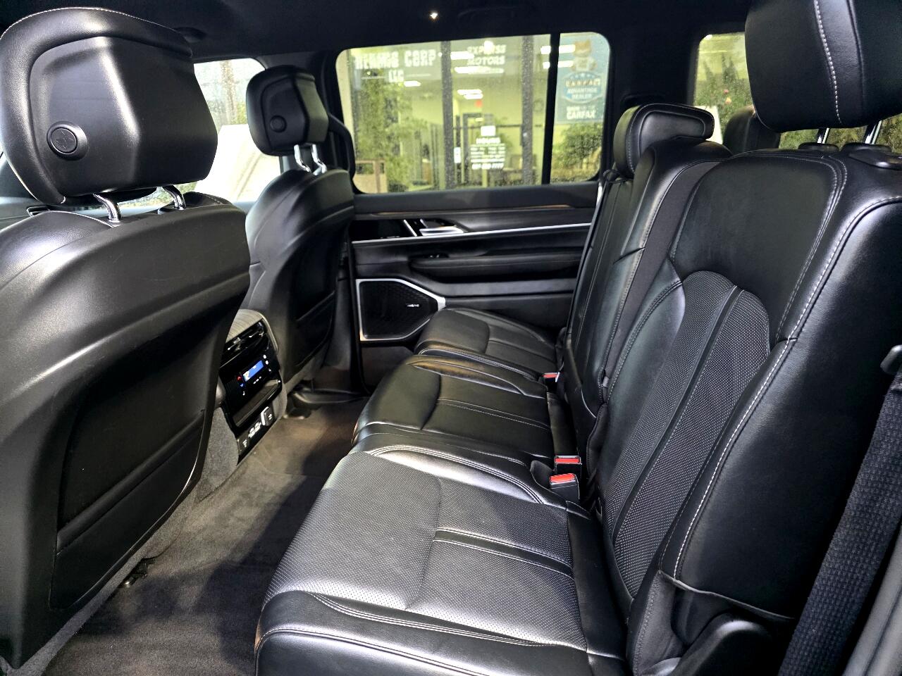 Jeep Wagoneer L Series III 4x2 2023