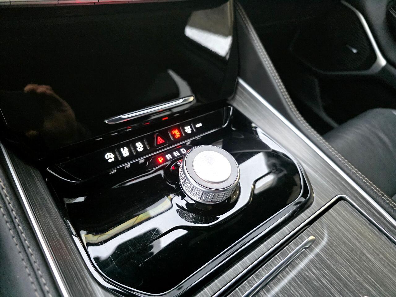 Jeep Wagoneer L Series III 4x2 2023