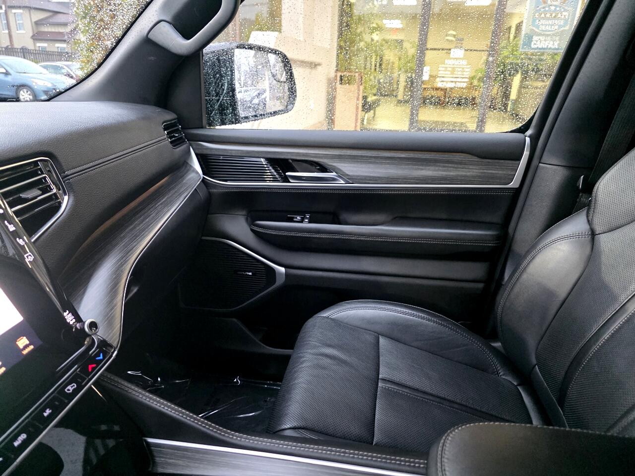 Jeep Wagoneer L Series III 4x2 2023