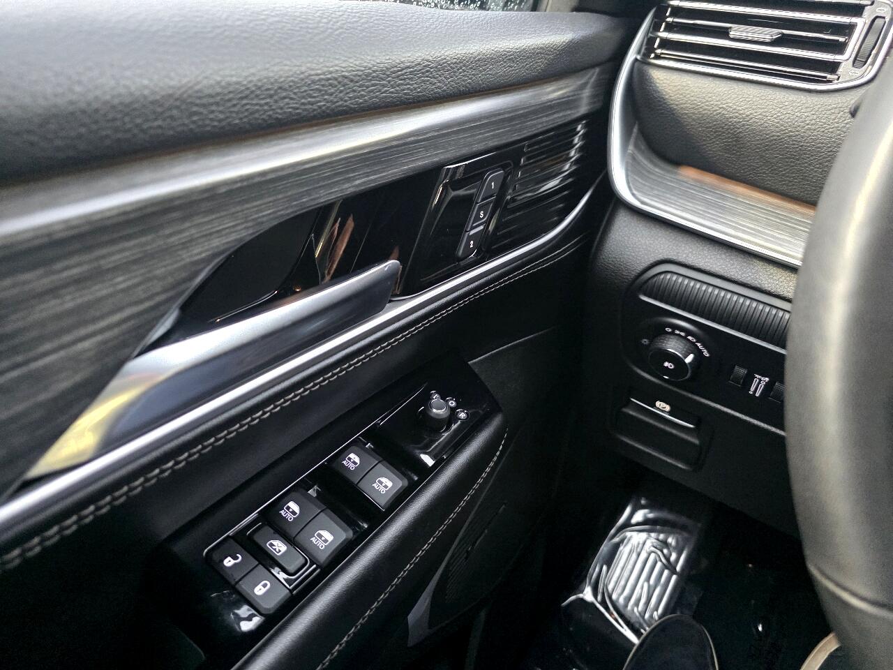 Jeep Wagoneer L Series III 4x2 2023