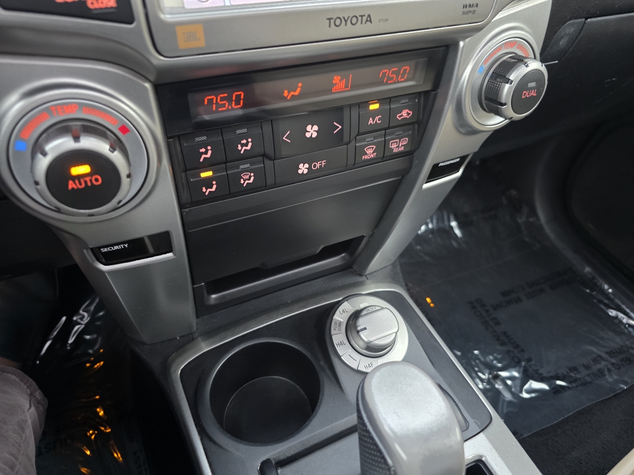 Toyota 4Runner 4WD 4dr V6 Limited (Natl) 2011