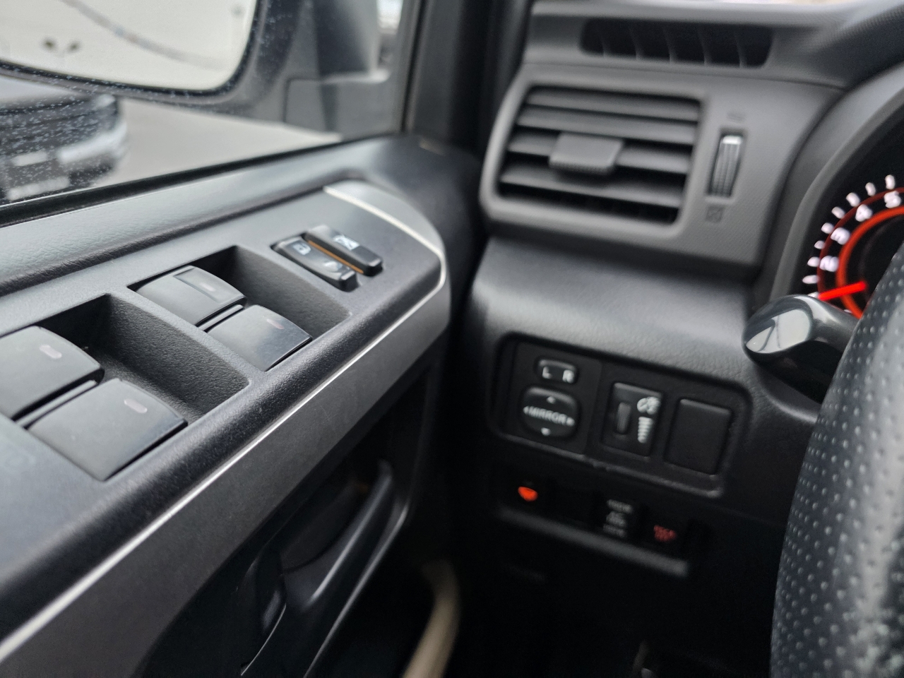 Toyota 4Runner 4WD 4dr V6 Limited (Natl) 2011