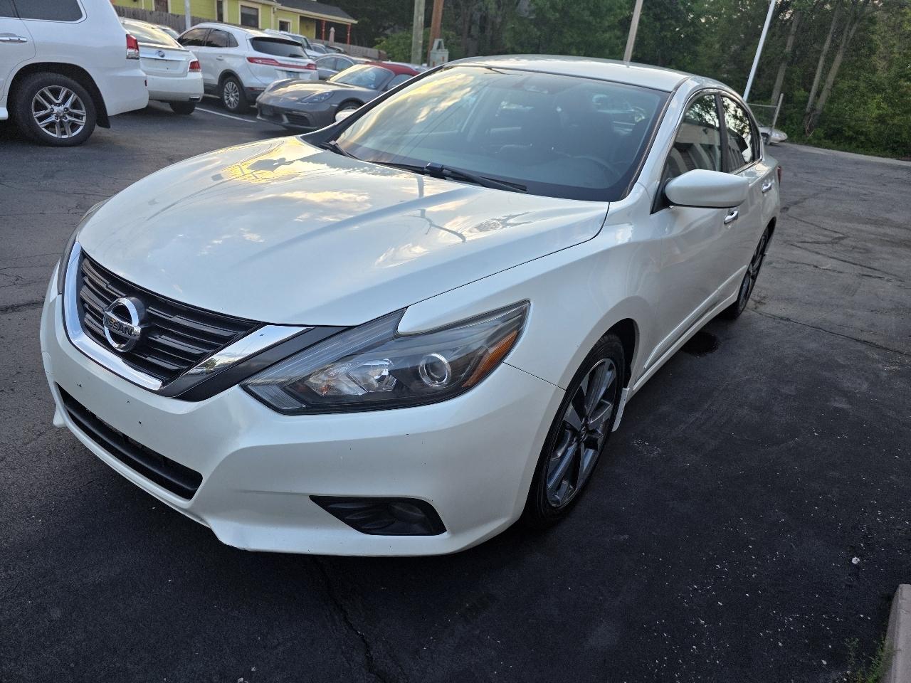 Nissan Maxima SV 3.5L *Ltd Avail* 2017