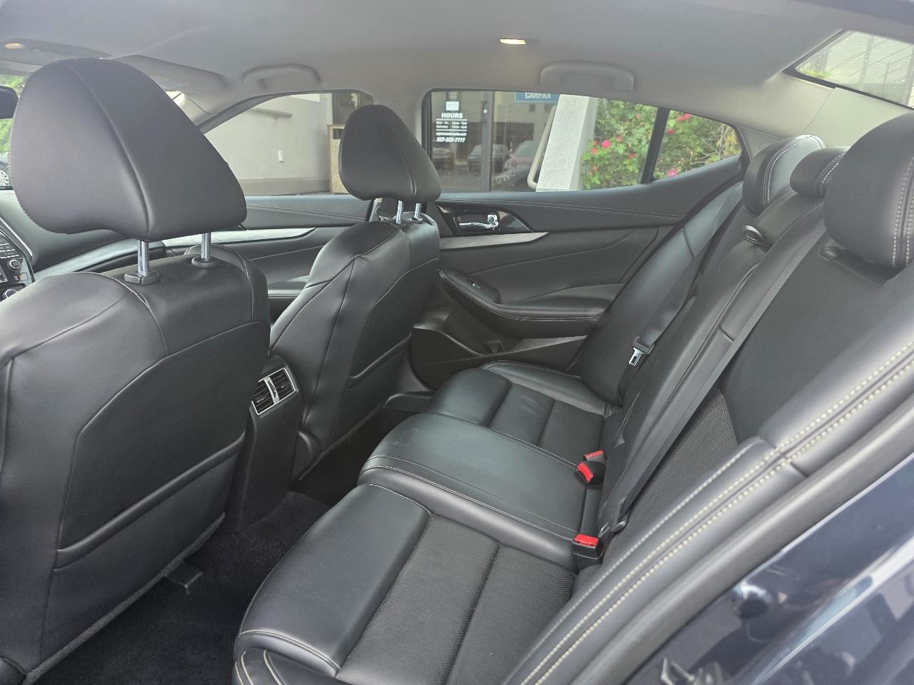 Nissan Maxima SV 3.5L *Ltd Avail* 2017