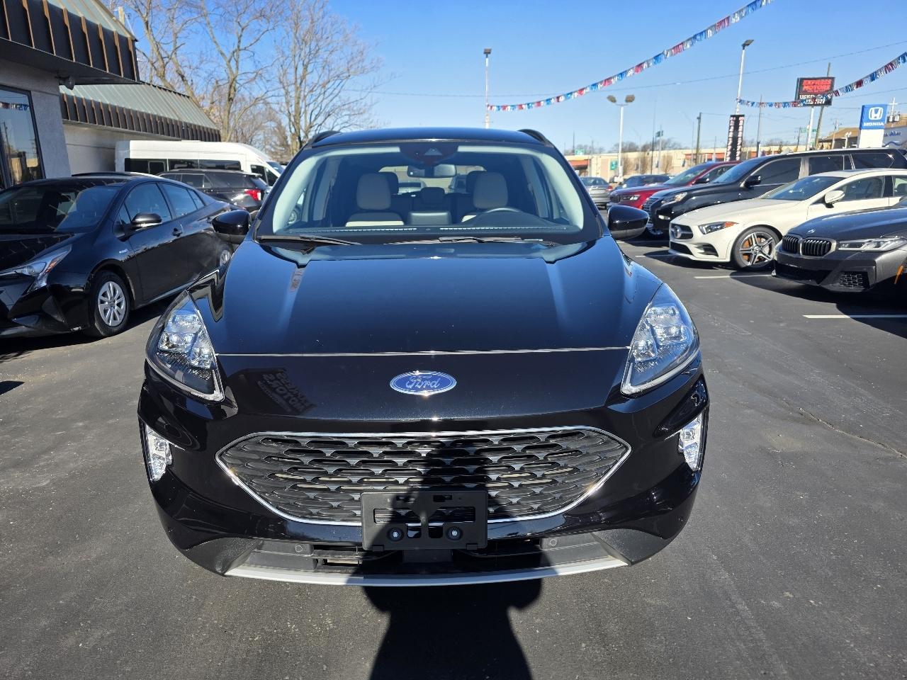 Ford Escape Titanium Hybrid AWD 2022