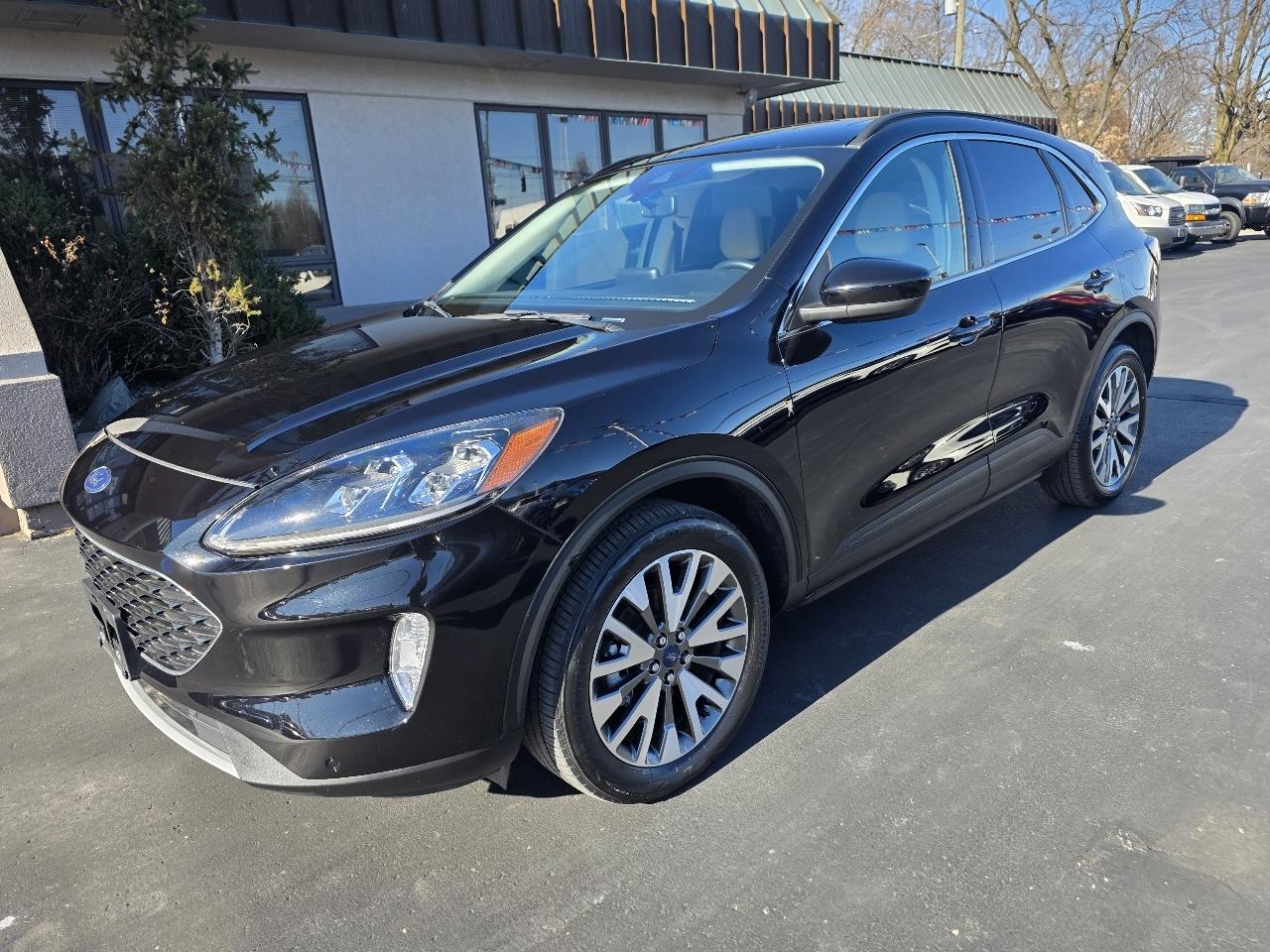 Ford Escape Titanium Hybrid AWD 2022