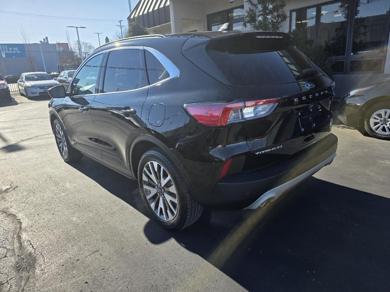 Ford Escape Titanium Hybrid AWD 2022