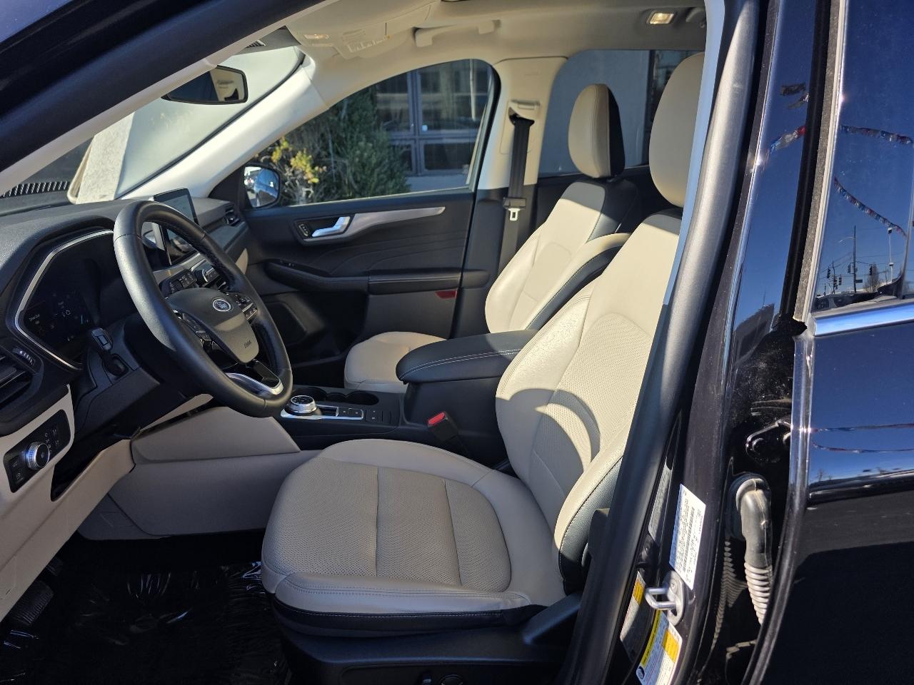 Ford Escape Titanium Hybrid AWD 2022