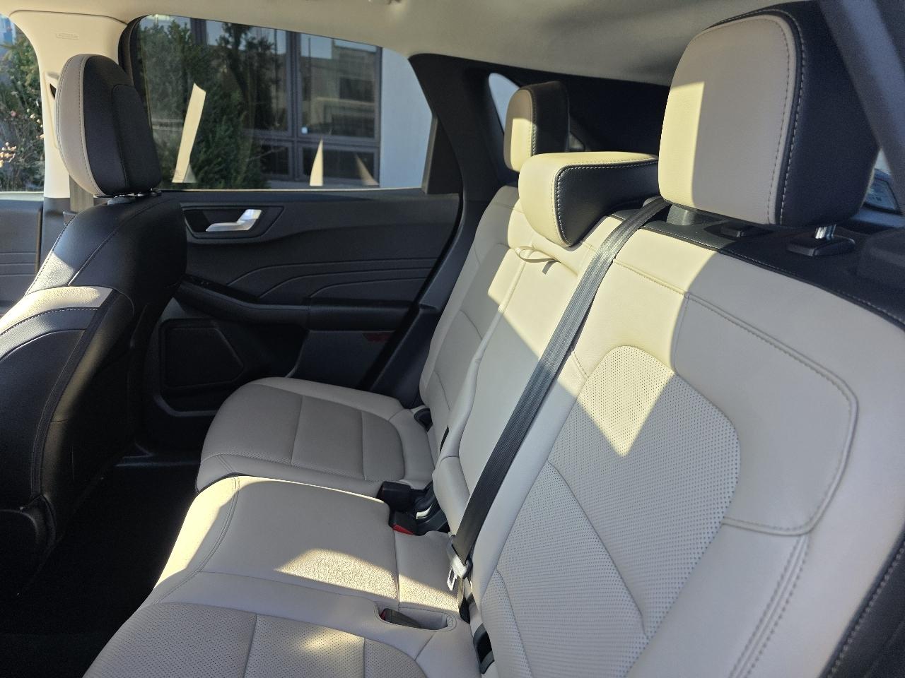 Ford Escape Titanium Hybrid AWD 2022