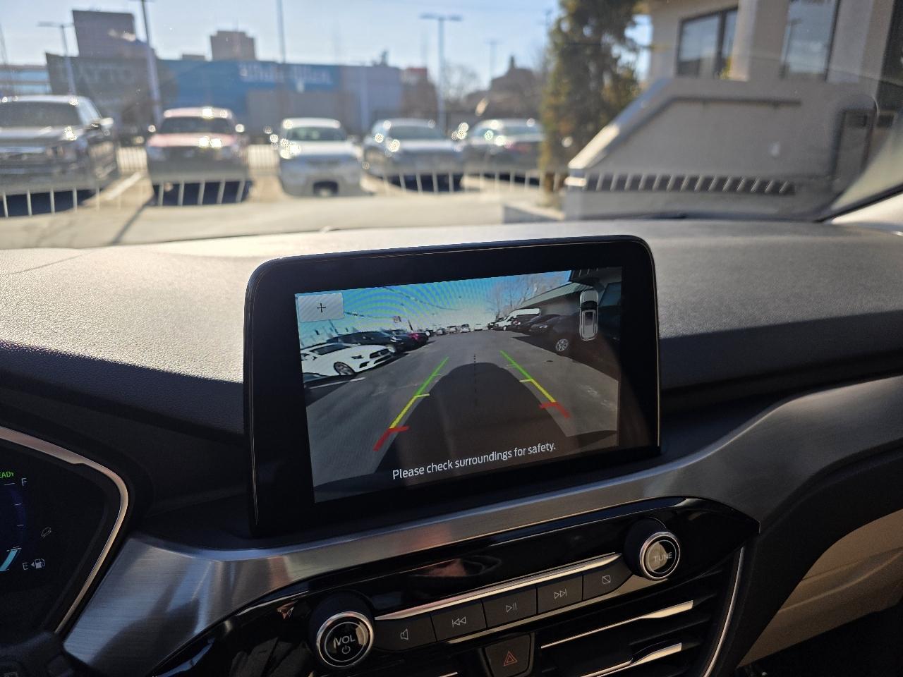 Ford Escape Titanium Hybrid AWD 2022