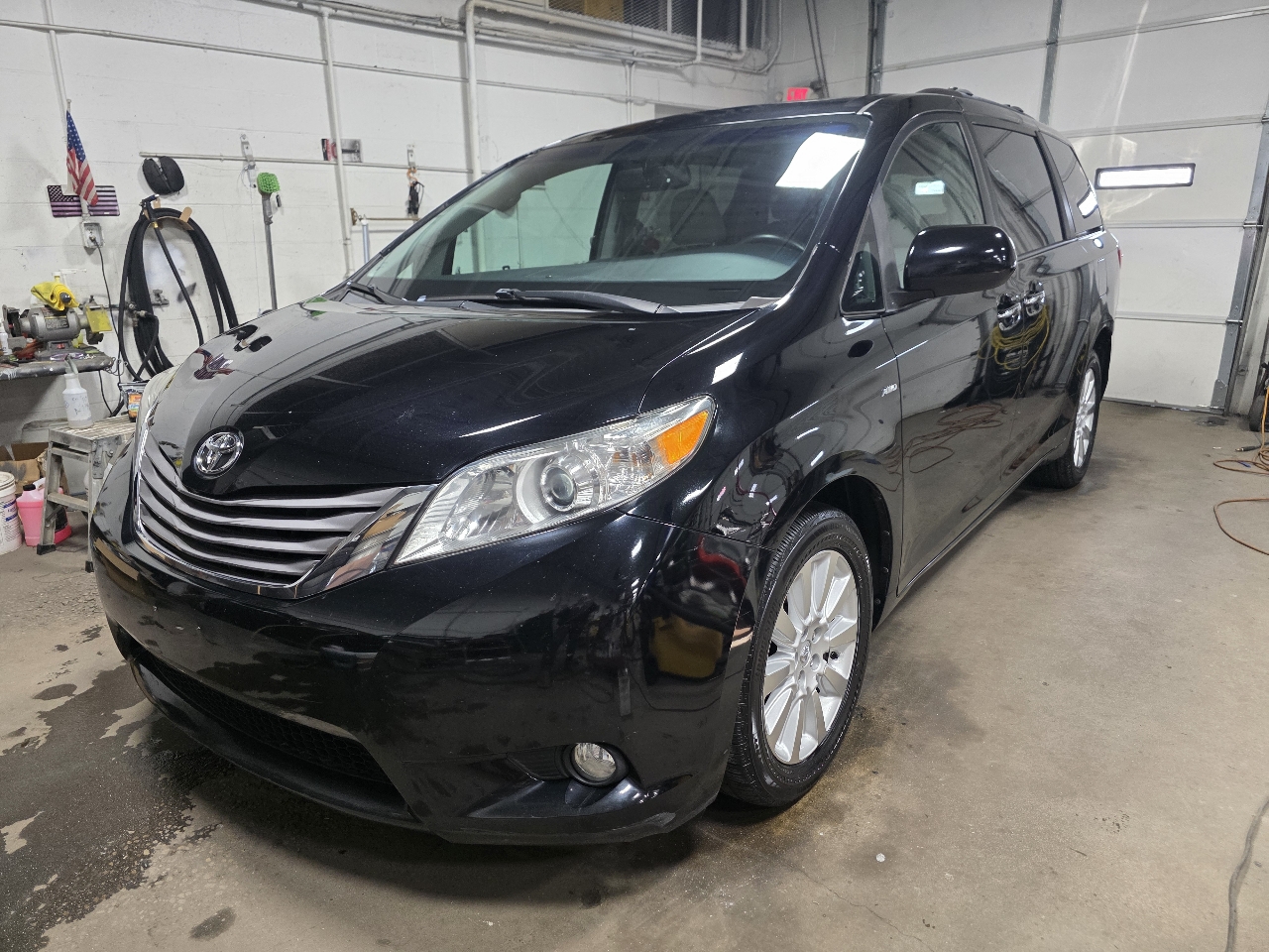 Toyota Sienna 5dr 7-Pass Van XLE Premium AWD (Natl) 2016