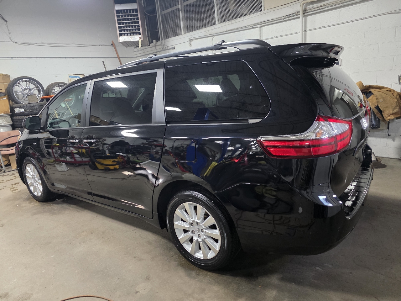 Toyota Sienna 5dr 7-Pass Van XLE Premium AWD (Natl) 2016