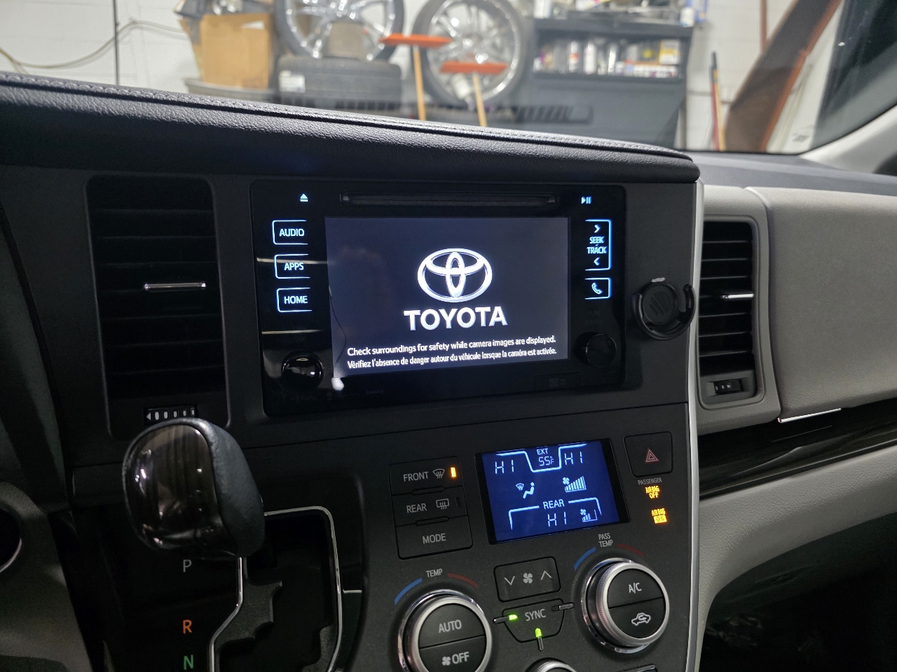 Toyota Sienna 5dr 7-Pass Van XLE Premium AWD (Natl) 2016