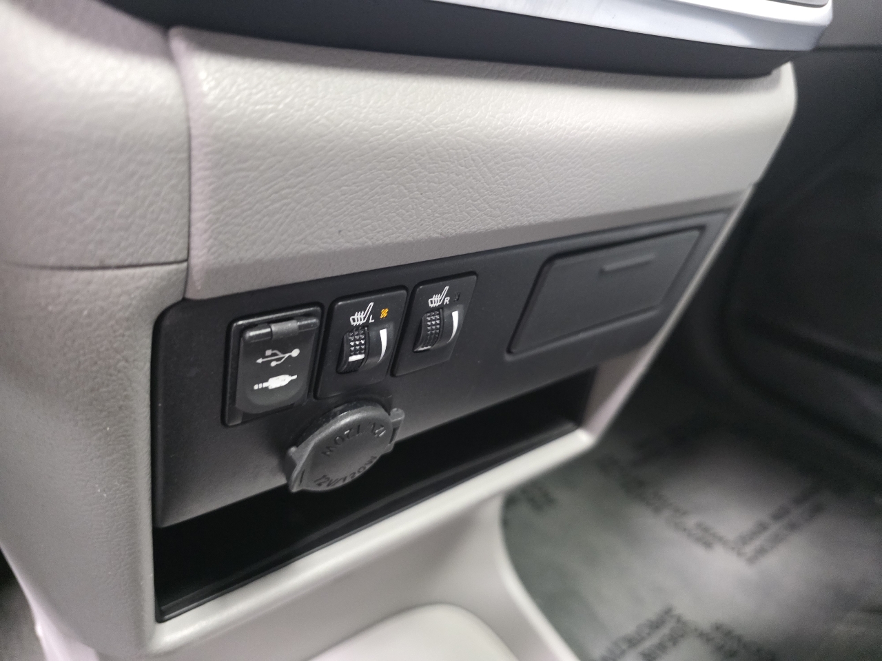 Toyota Sienna 5dr 7-Pass Van XLE Premium AWD (Natl) 2016