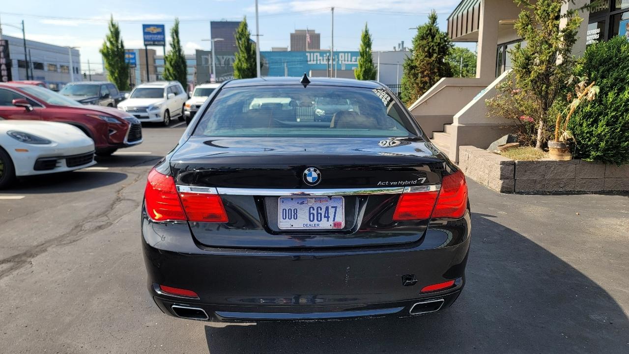 BMW 7 Series 4dr Sdn 750Li ActiveHybrid RWD 2011